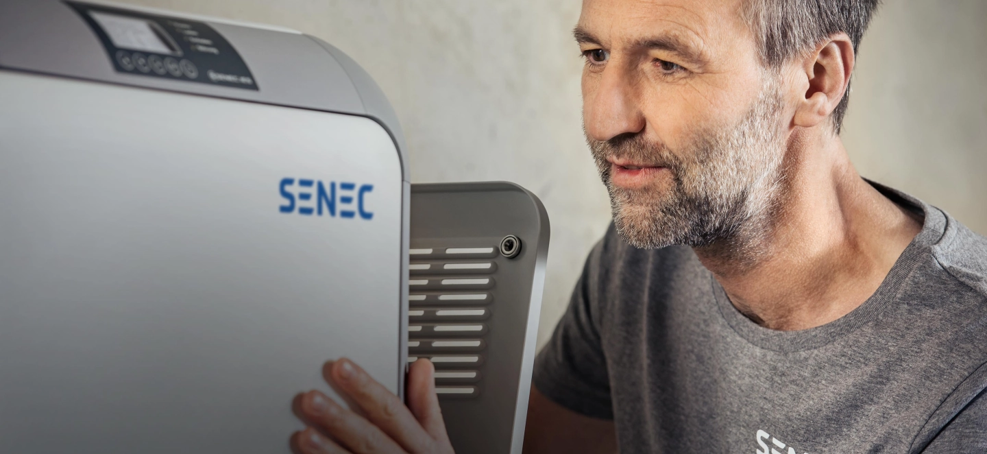 Tecnico SENEC al lavoro