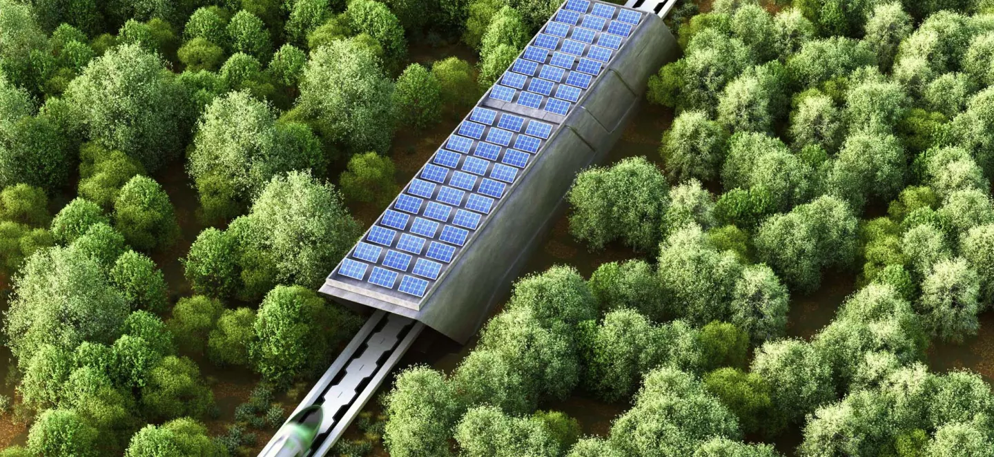 Tunnel mit Solaranlage