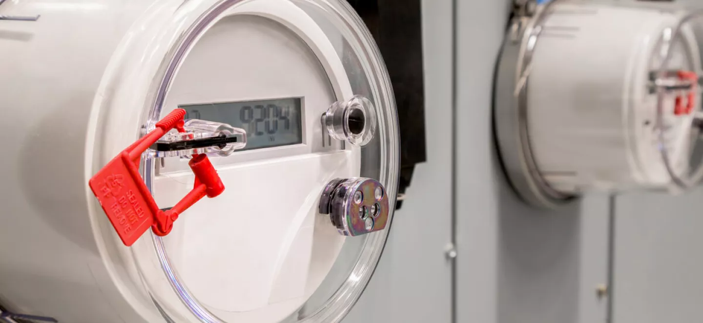Zwei Smart-Meter in einem Bild gezeigt.