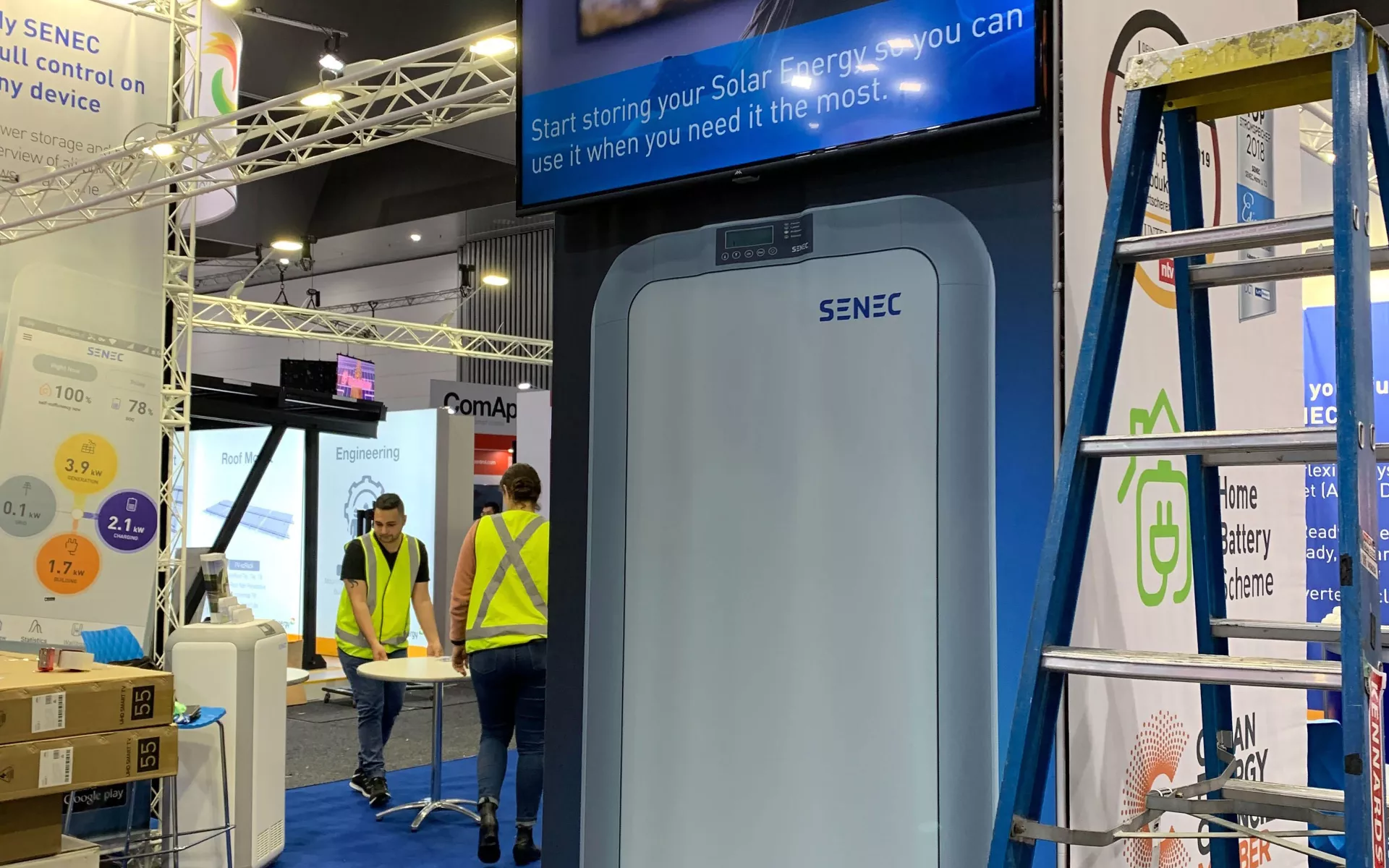 SENEC exhibition stand build-up part 1