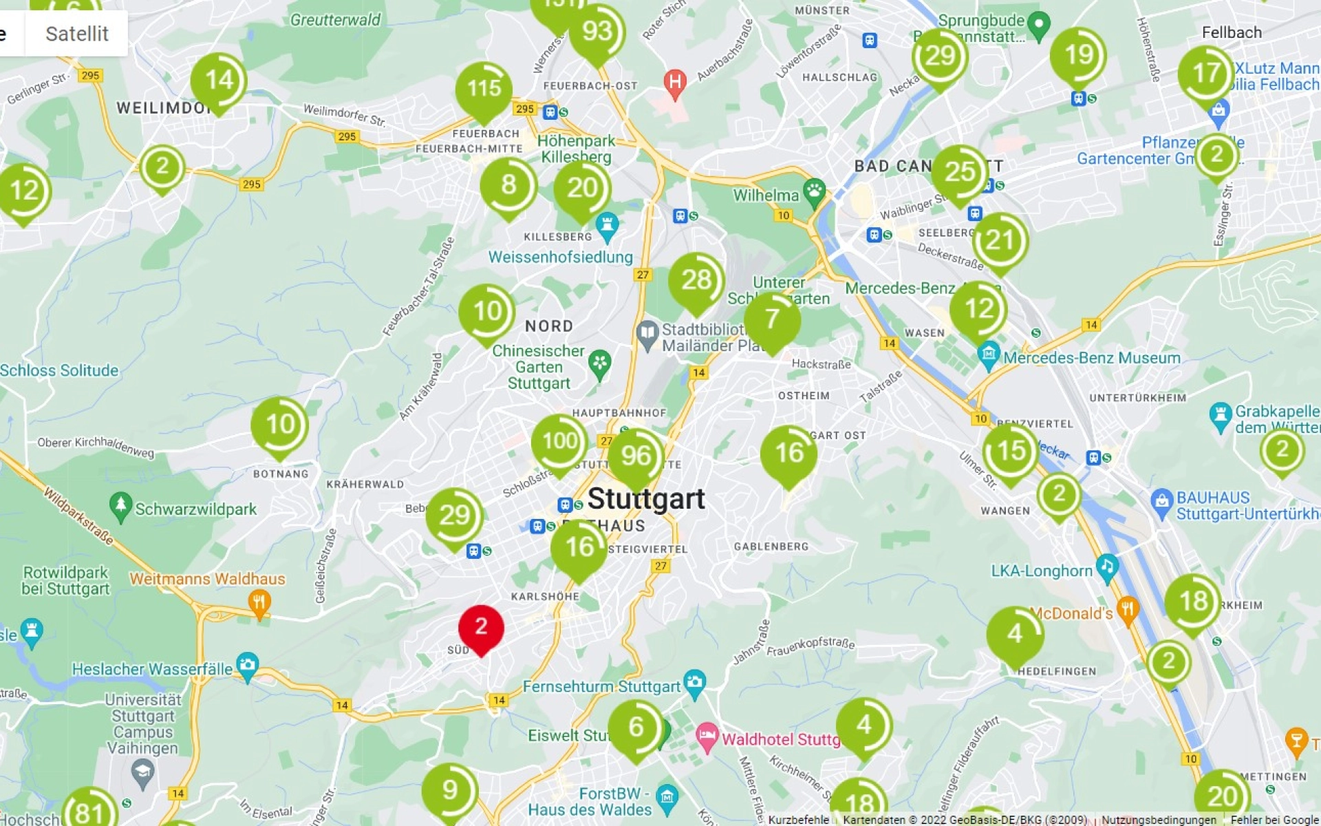 Die interaktive Karte zeigt alle verfügbaren öffentlichen Ladesäulen in grüner Farbe und alle besetzten Ladesäulen in roter Farbe.
