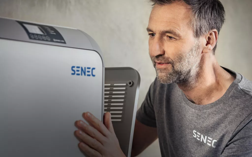 Tecnico SENEC al lavoro
