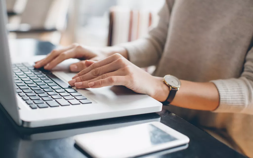 Person at the laptop