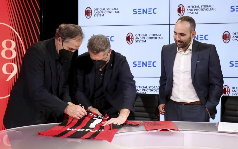 firma maglia milan