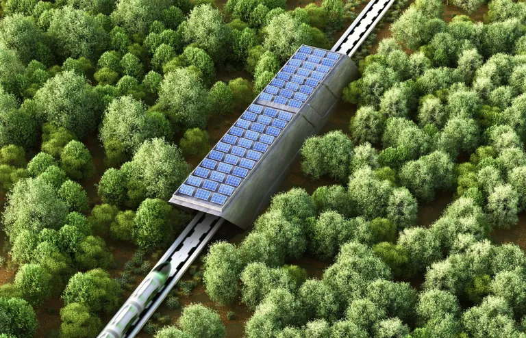 Tunnel mit Solaranlage
