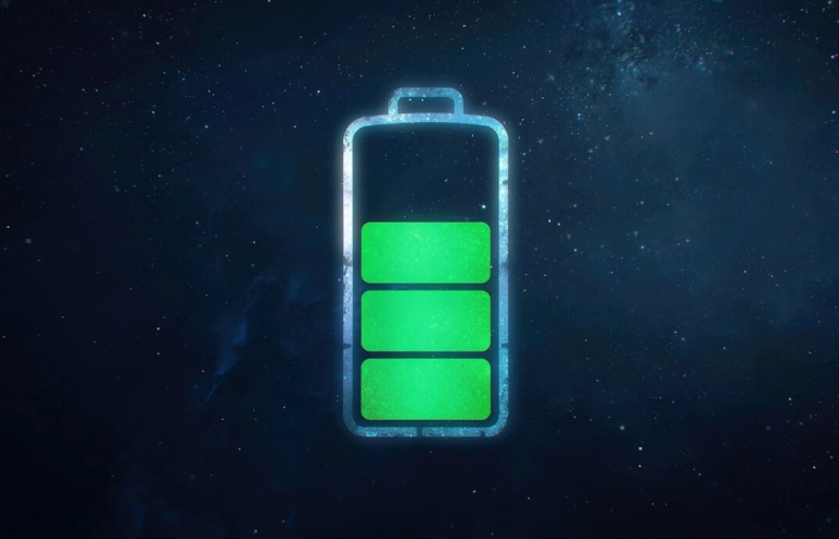 Eine digitale Batterieanzeige gibt den Ladezustand und die Lebensdauer eines Batteriespeichers an.