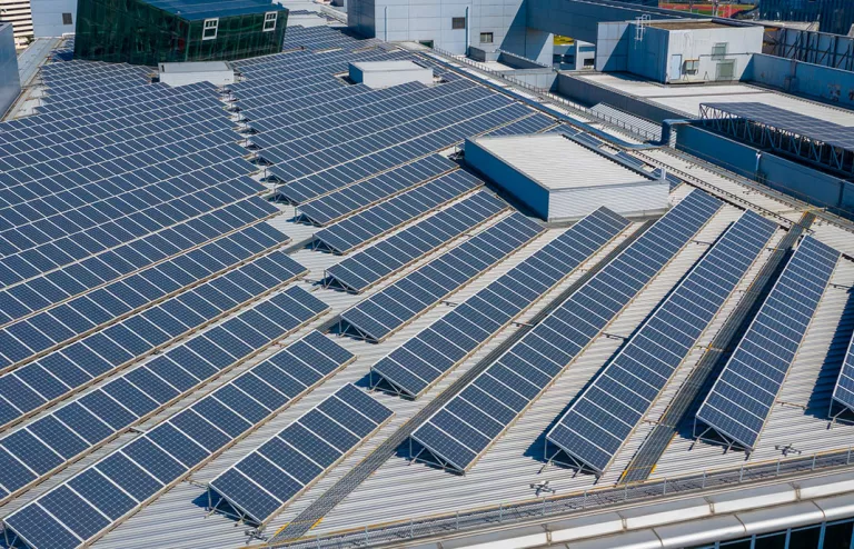 Aziende sostenibili con impianto fotovoltaico sul tetto