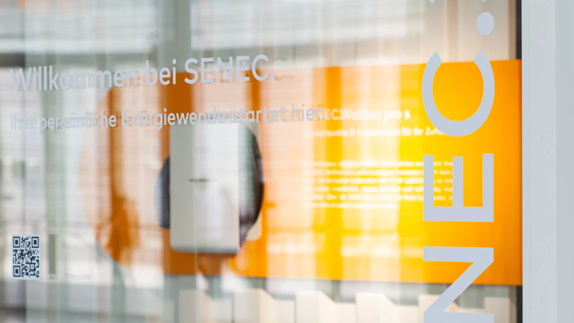SENEC.360 Motiv auf Messestand