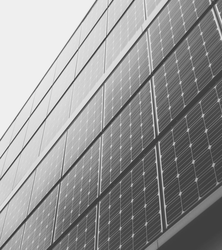 Edificio con pannelli fotovoltaici