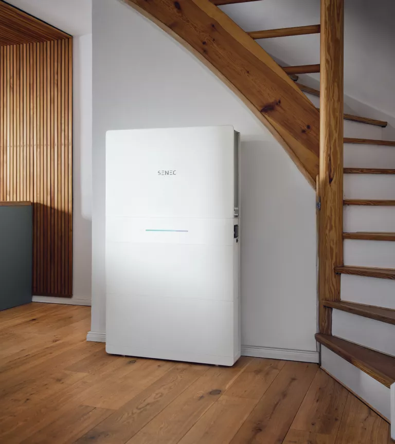 SENEC.Home E4 jetzt auch als AC-Variante: Mehr Flexibilität für die einfache Nachrüstung bestehender PV-Anlagen