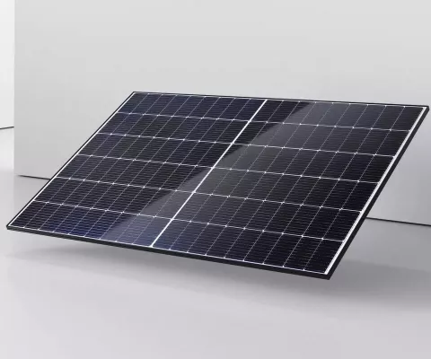 Das Solarmodul 405M/410M von Senec im Detailbild.